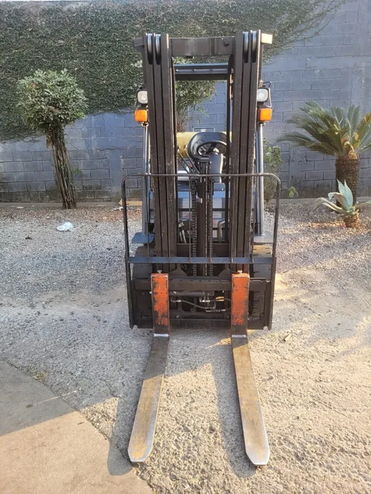 Empilhadeira  Toyota ano 2020