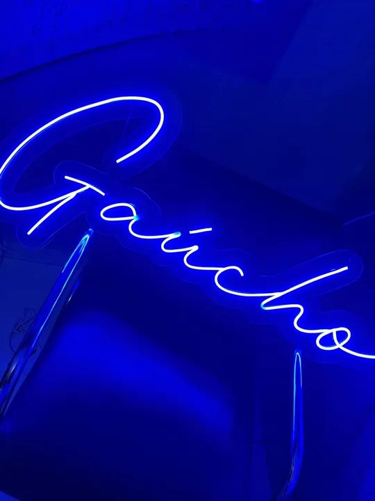 Letreiro de led escrito ? GAÚCHO ? 