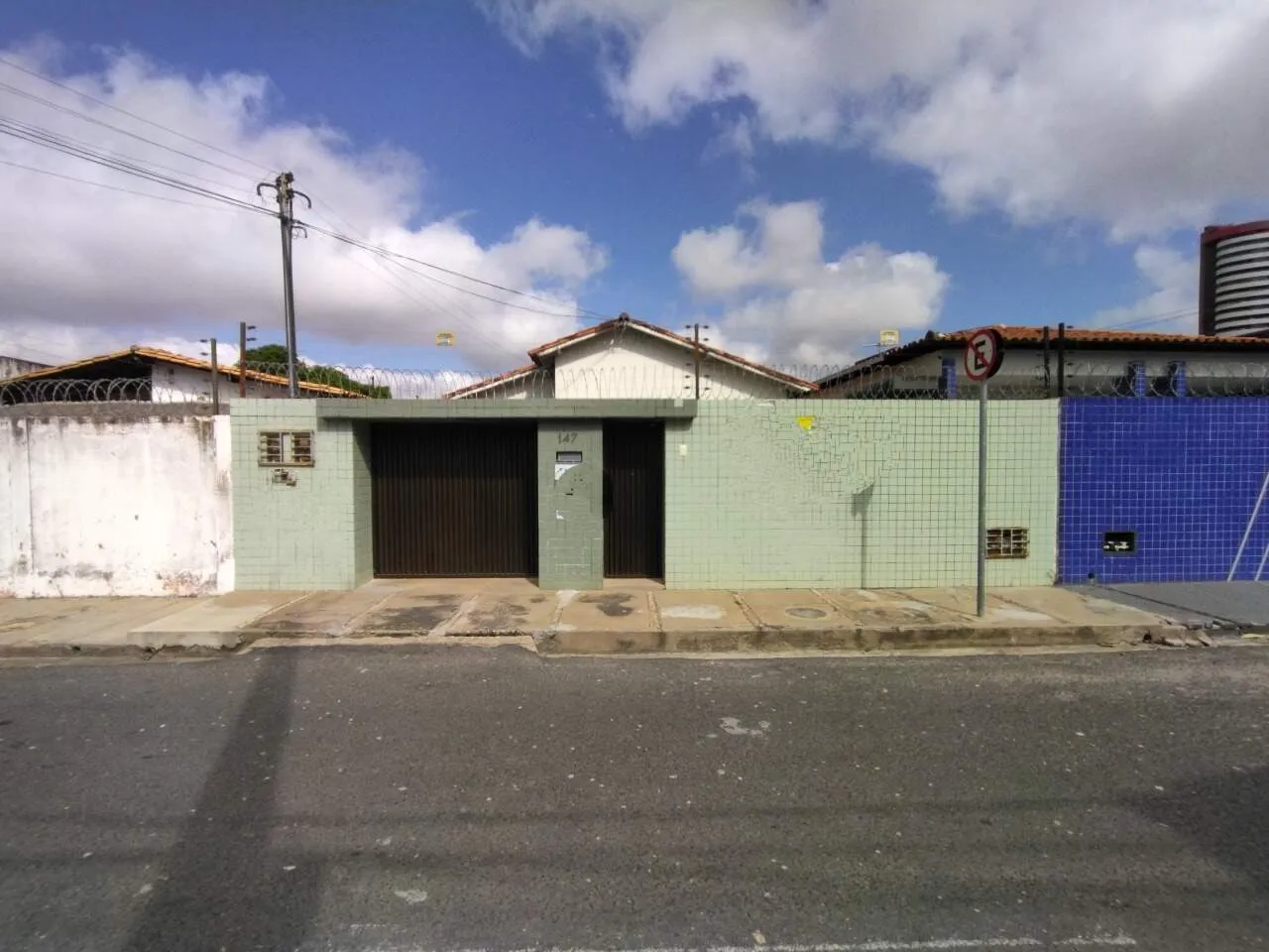 Casa comercial - venda