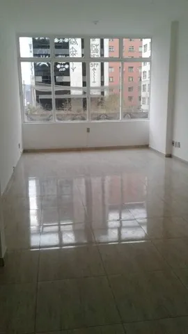 Aluga Sala Comercial com 30m2, excelente localização no Centro de bh.