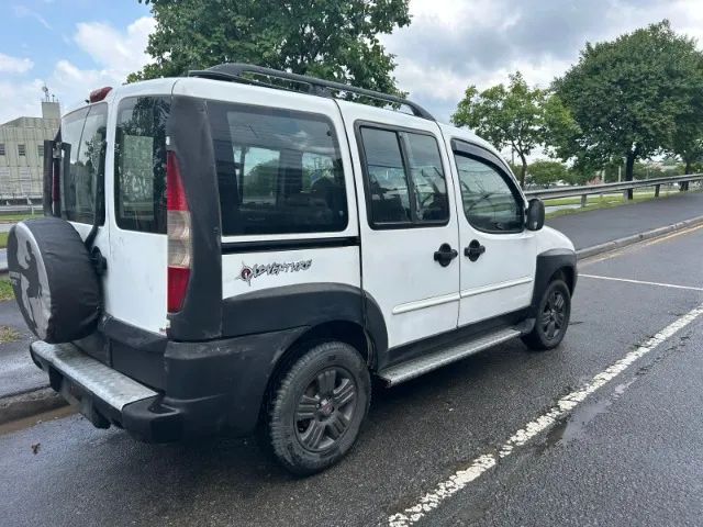 Sucata Fiat Doblo Adventure 1.8 Gasolina 2005 - Foto 3