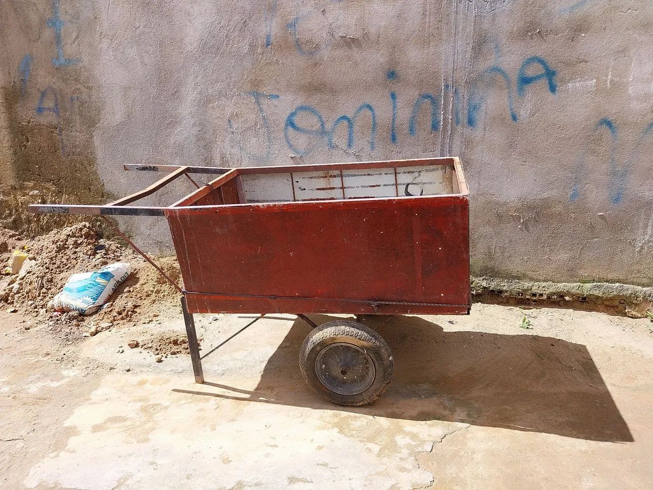 Carrinho de mao, de obra. - Foto 2