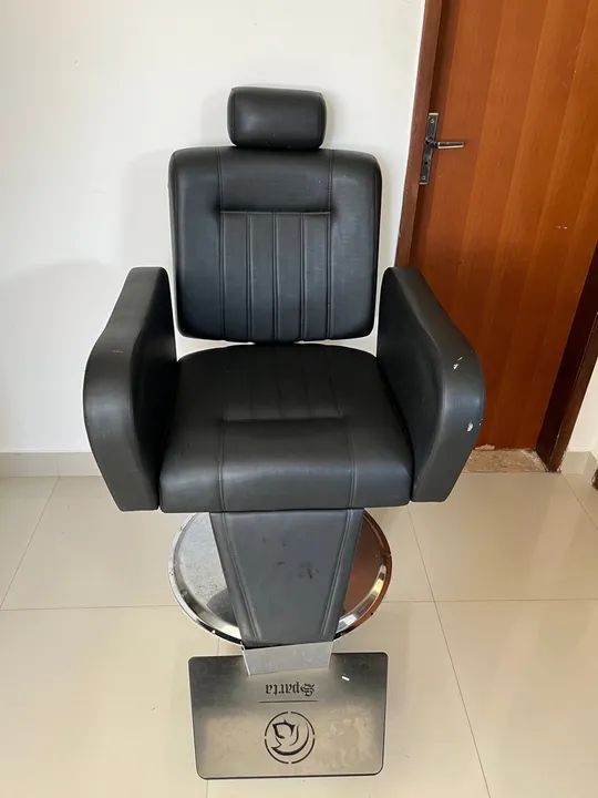 Cadeira de Barbeiro - Ótimo estado - Foto 3