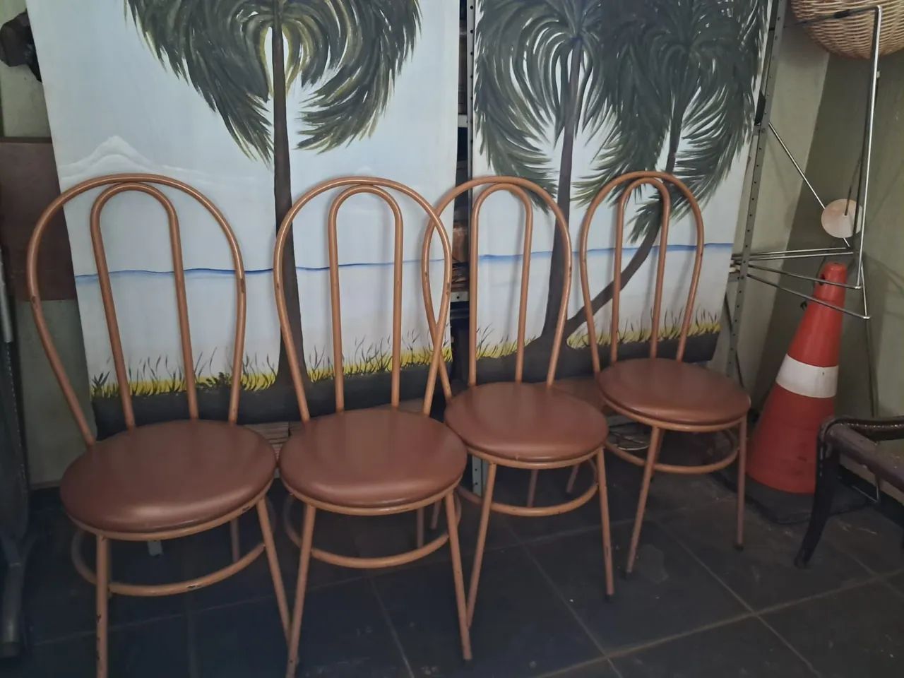 Mesaarmore e ferro com cadeiras 64317062684419121