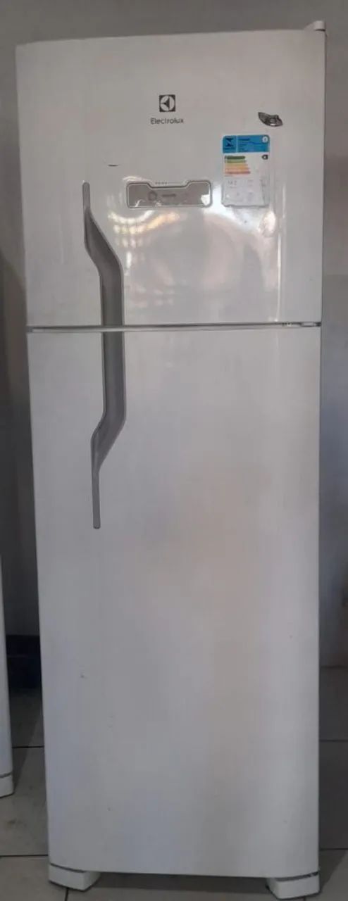 GELADEIRA ELECTROLUX MUITO NOVA!!!
