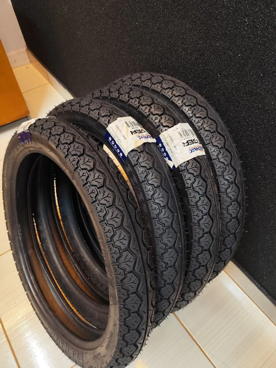 Pneus de Moto Novos, traseiro 150$ cada