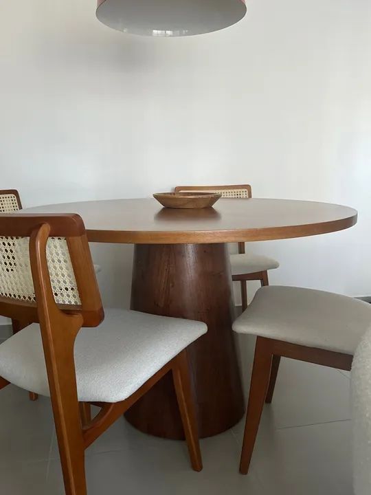 Mesa de madeira de 4 lugares  - Foto 2