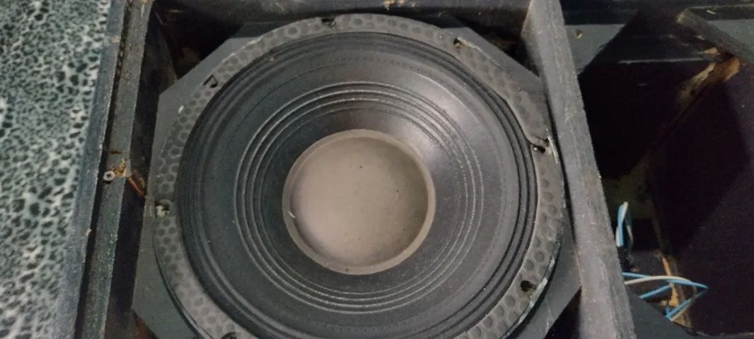 DUAS CAIXAS LANE COM DOIS AUTOFALANTES DE 700 RMS - Foto 2