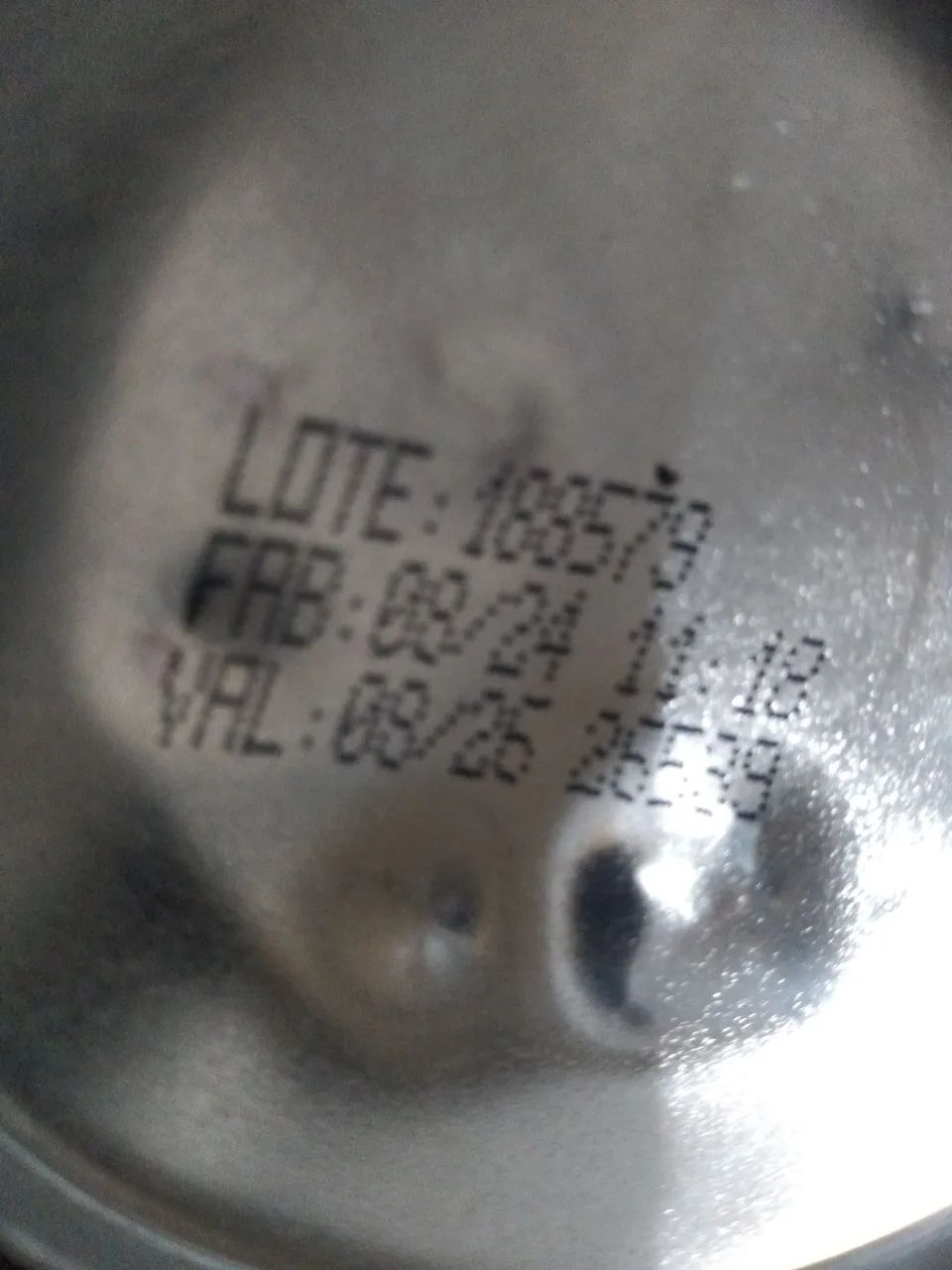 Kit 2 latas spray verniz incolor brilhante, sem uso - Foto 3