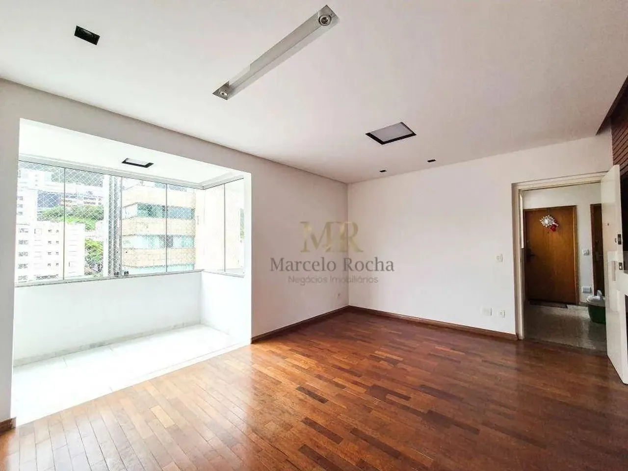 Apartamento com 2 dormitórios e escritório à venda, 85 m² por R$ 660.000 - Buritis - Belo