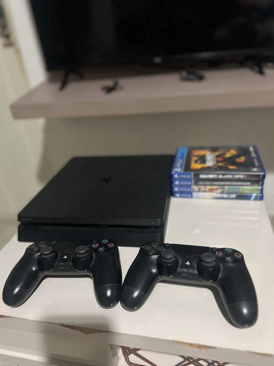 Ps4 Slim 1 Tb , 2 controles e 3 jogos - Foto 2