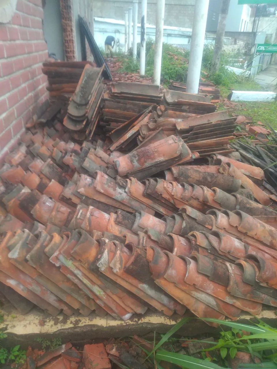 Janela de ferro com design clássico - Foto 2