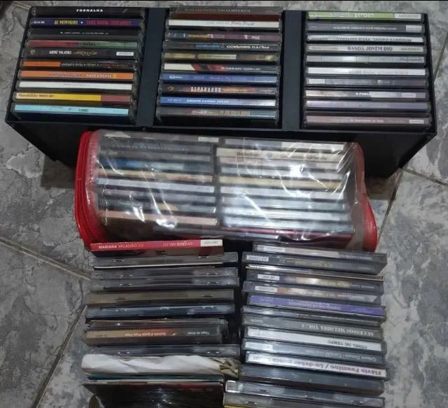 Selling various Gospel CDs. (60 CDs)