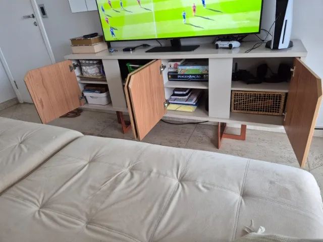 OFERTA Espaçoso aparador/rack mede 1,85 de comp por 39 de larg e 75 cm de altura - Foto 3