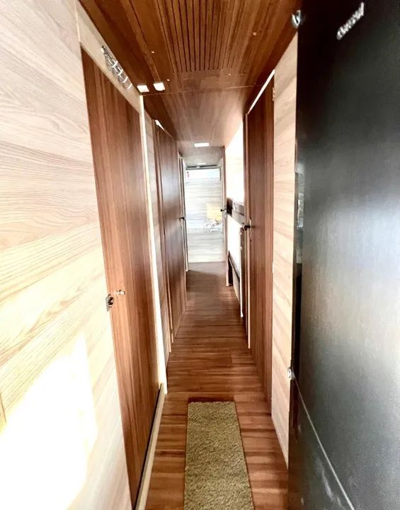 MOTORHOME COM CAVALEIRA - Foto 13