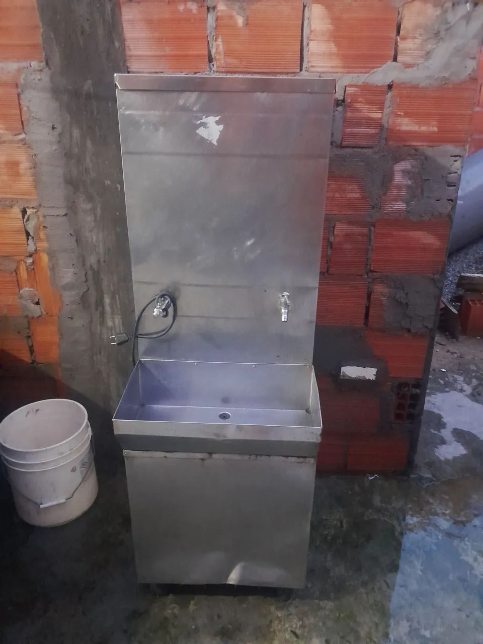 Bebedouro Industrial em Aço Inox - Foto 2