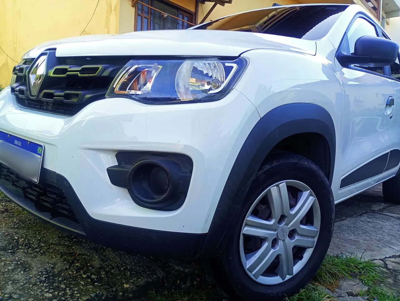 Vende-se Renault Kwid Zen 1.0 Flex 2019/2020 - Excelente Estado!<br><br> - Foto 2