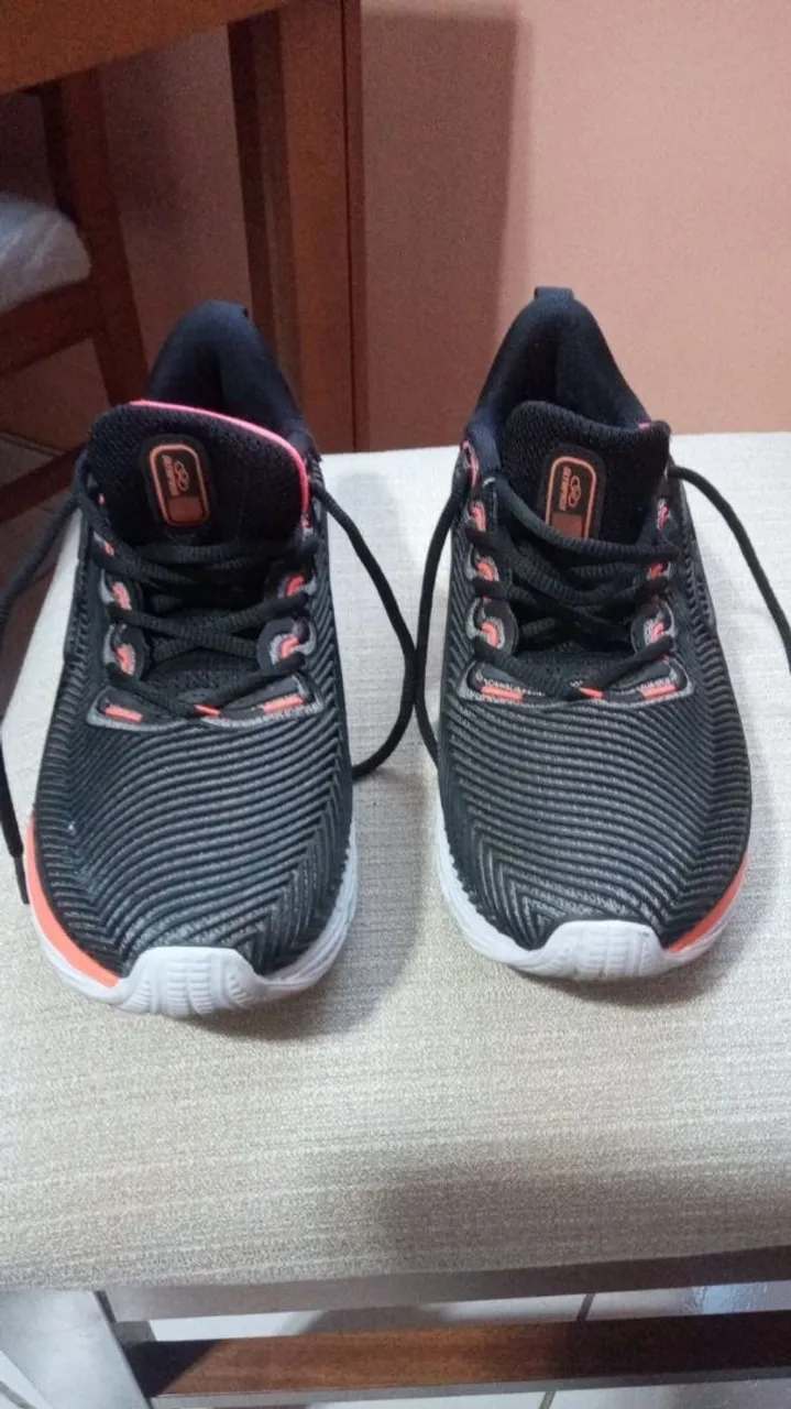 Tênis Olympikus Preto com Detalhes em Salmão