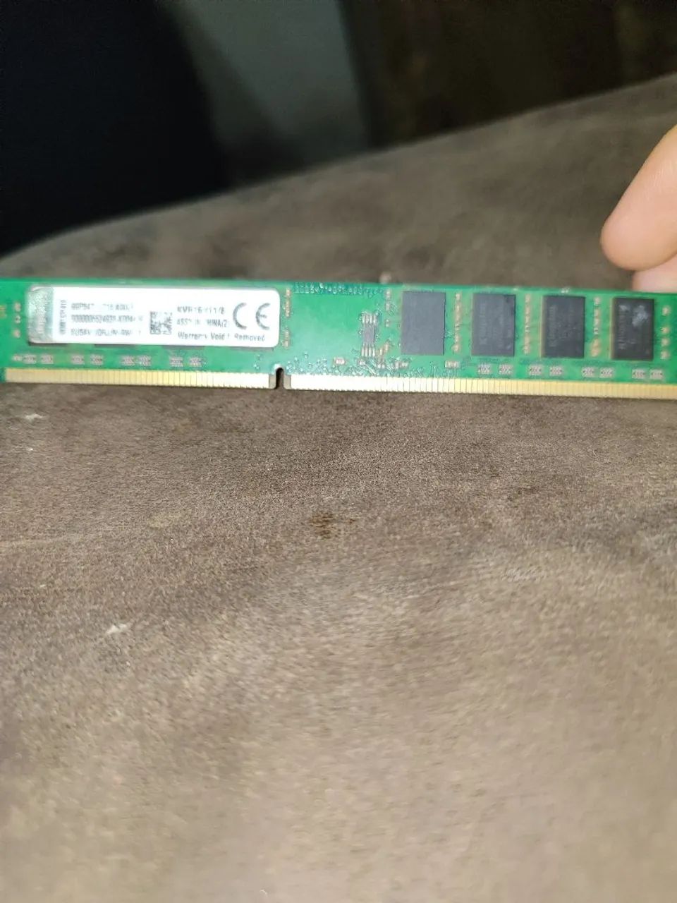 Duas memórias 4GB. 8GB.