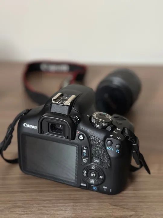 Câmera Canon EOS Rebel T7 + Lente original + Lente Yongnuo 35mm com acessórios originais. - Foto 3