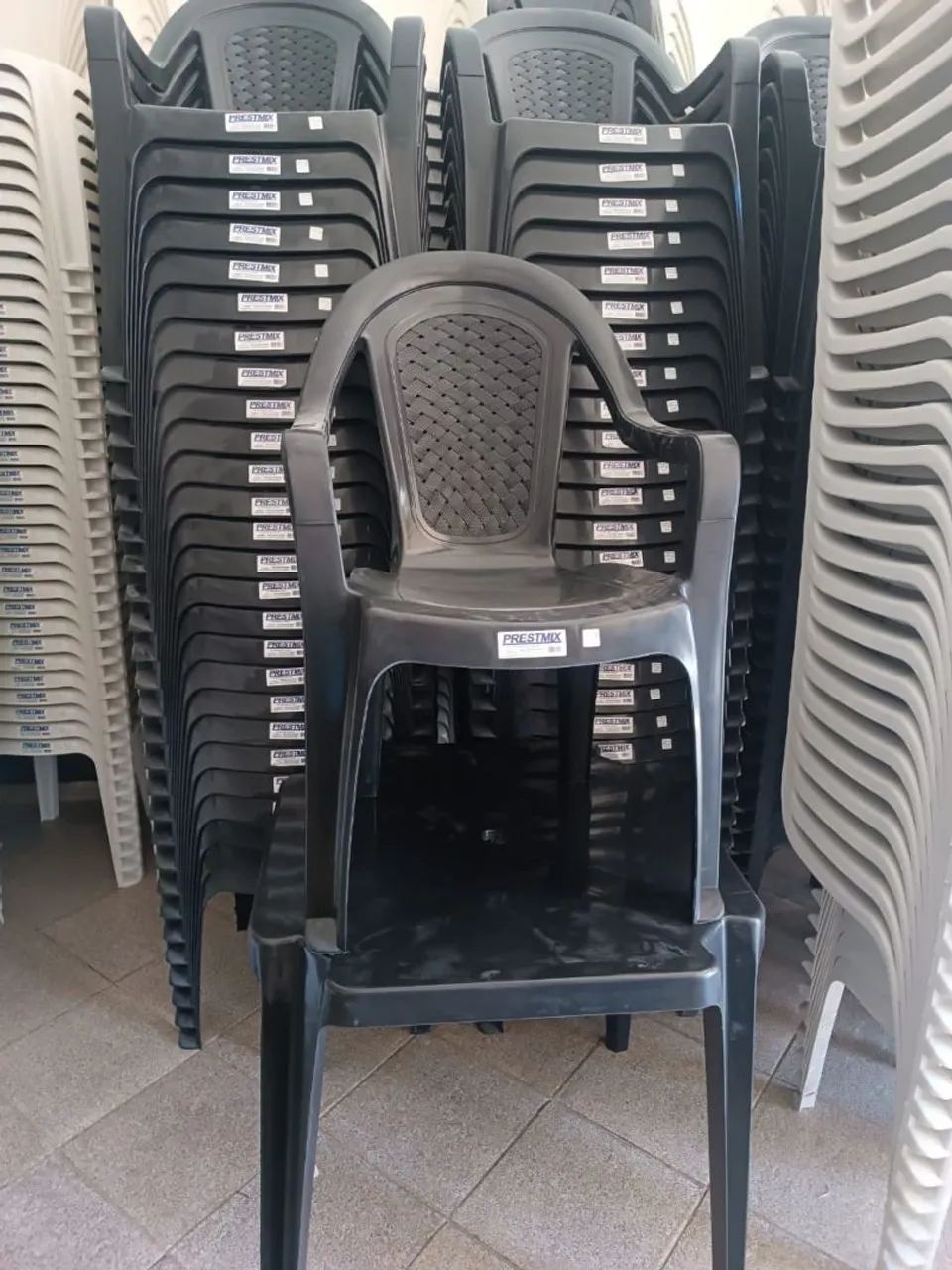 Cadeiras e Mesas novas conjunto de poltronas Novas. - Foto 4