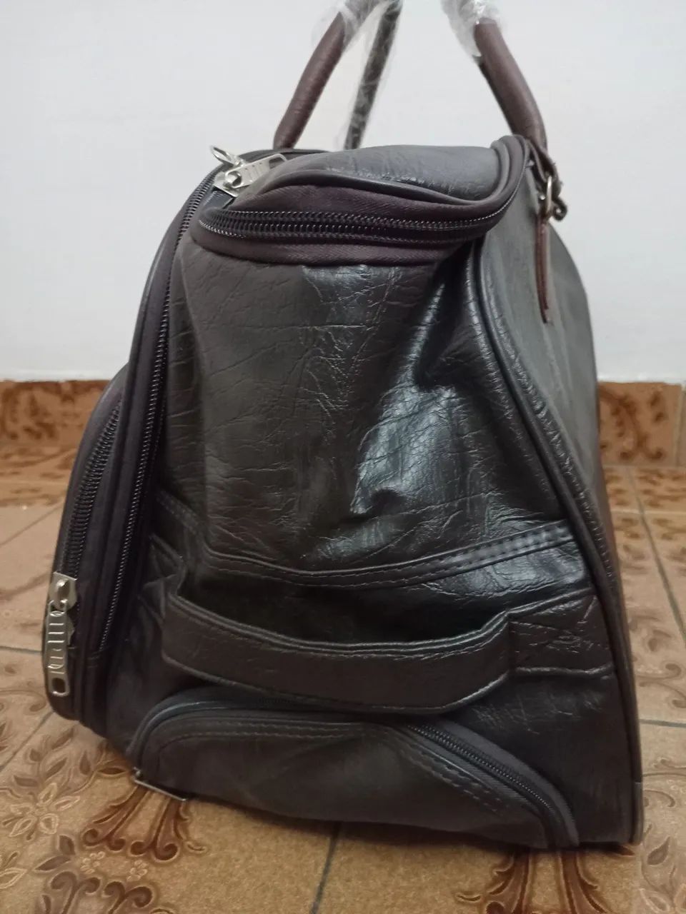 Linda bolsa de viagem com rodinhas couro sintético  - Foto 5