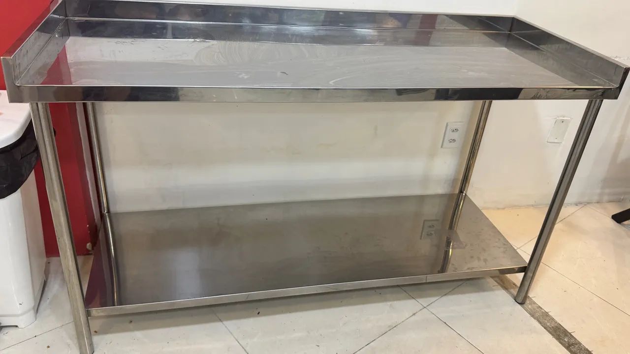 Pechincha! Prateleiras e mesa de aço inox - Foto 2