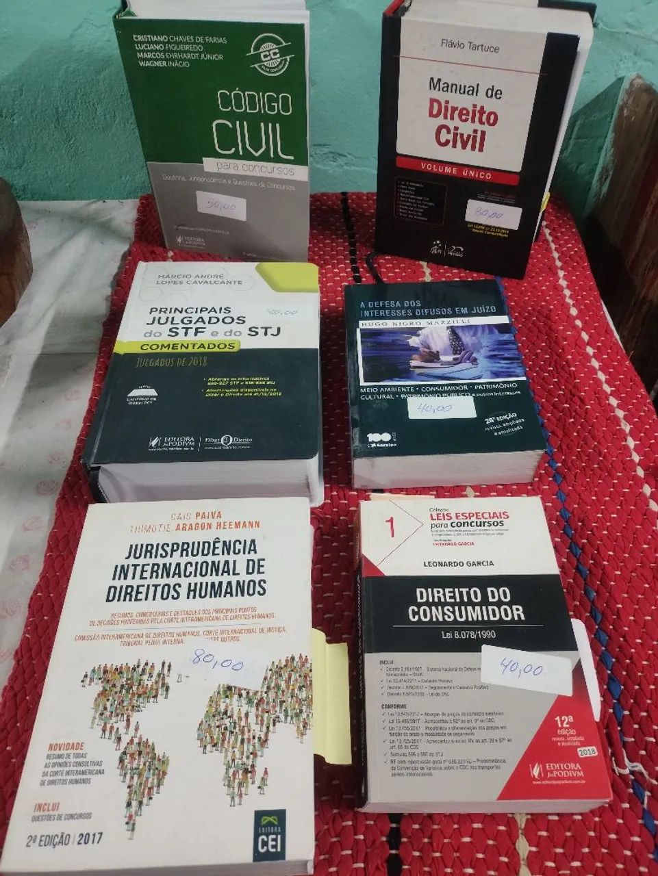 Vários livros de direito