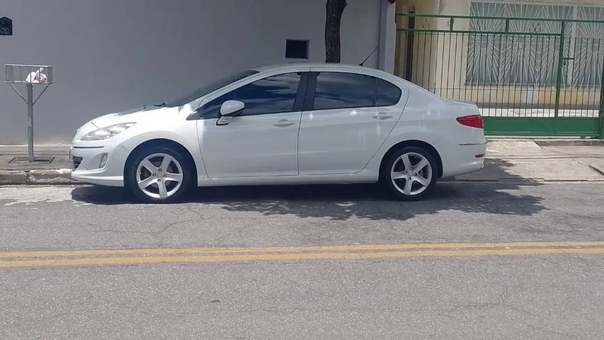 Peugeot 408 Allure: Conforto e Elegância em Perfeito Estado - Foto 5