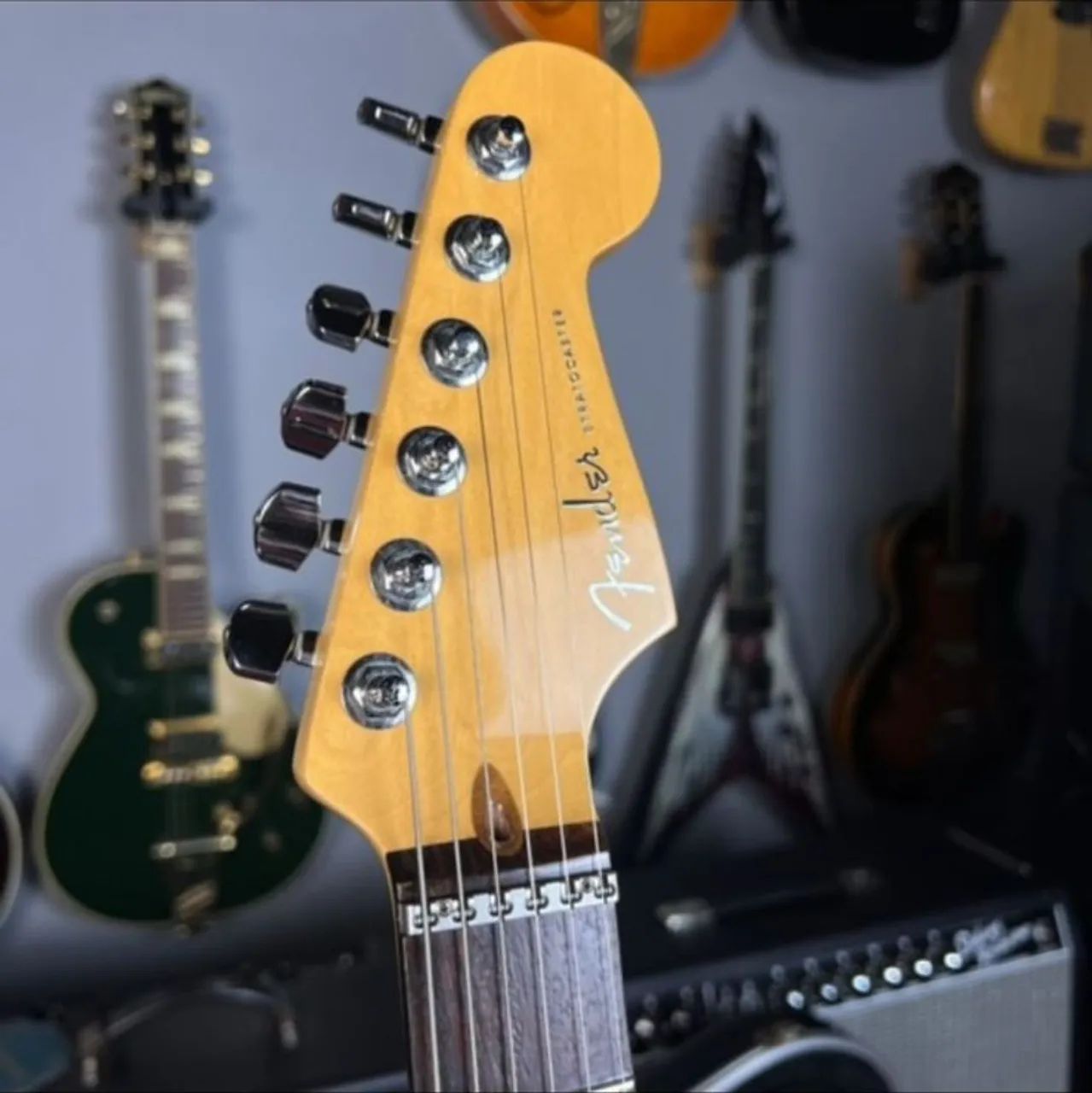 Guitarra Fender American Deluxe