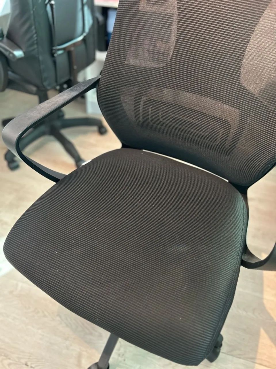 Cadeira de Escritório Giratória com Rodas - Foto 2