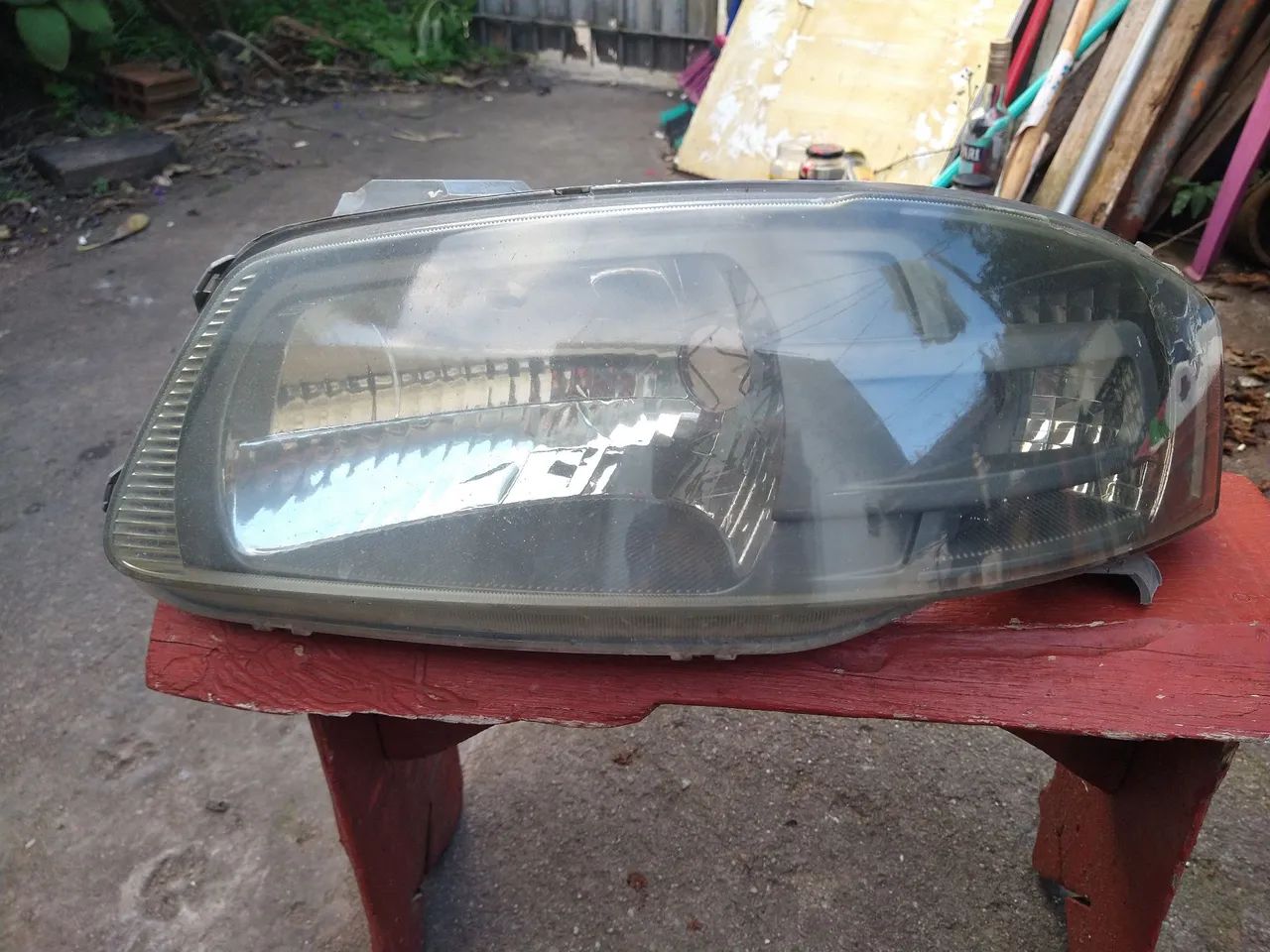 Farol dianteiro esquerdo para gol G4 quebra galho.