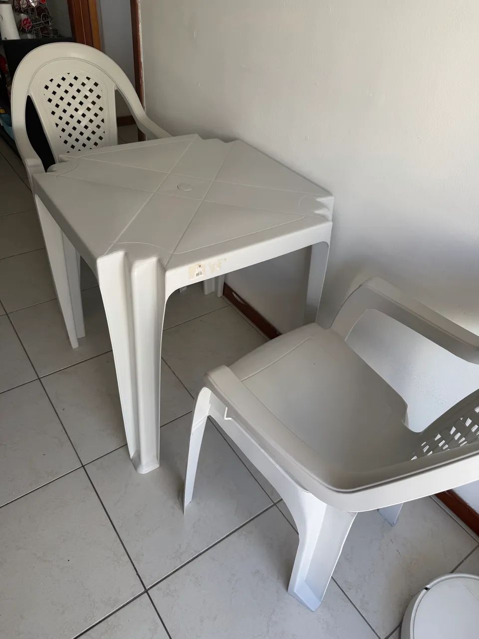 Mesa + 2 cadeiras - Foto 2