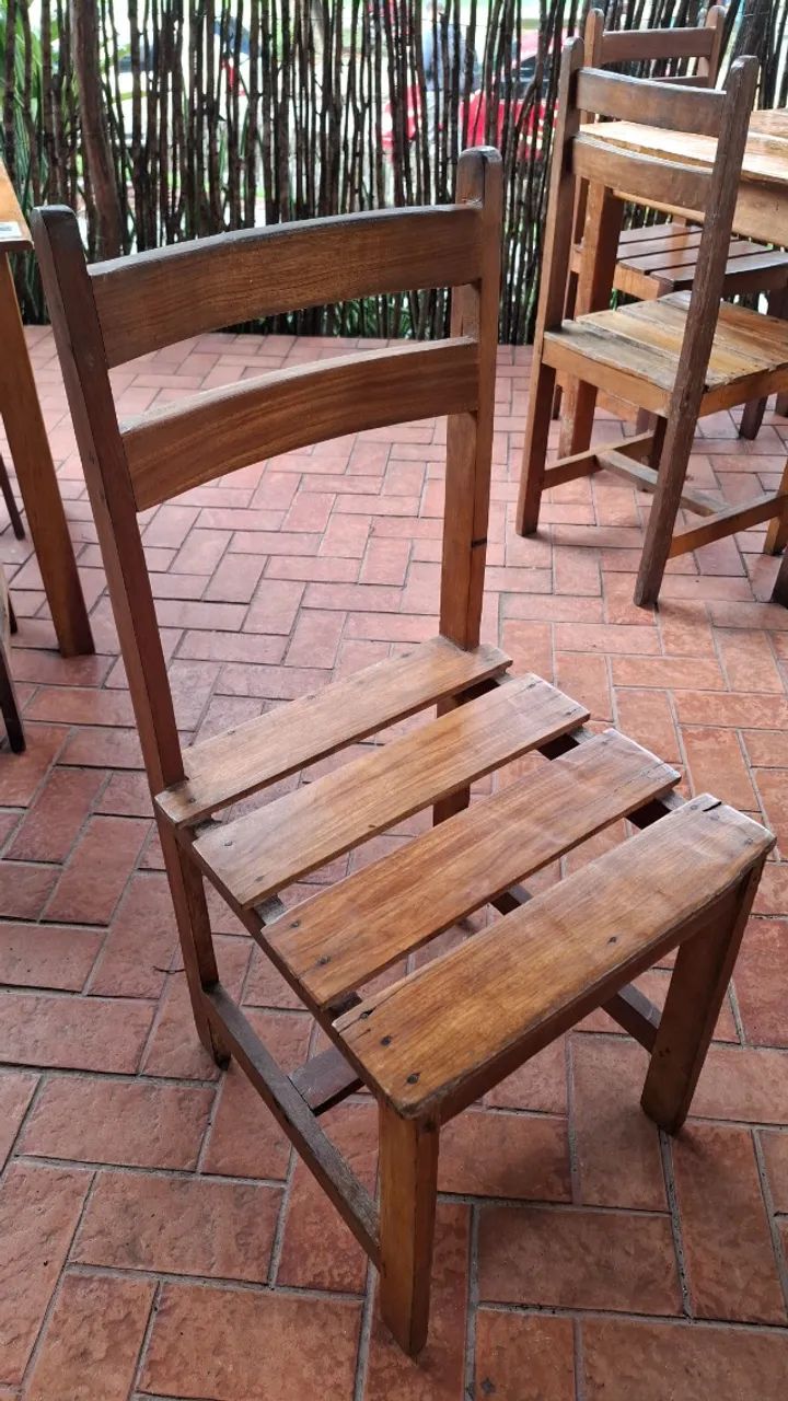 Cadeiras em Madeira