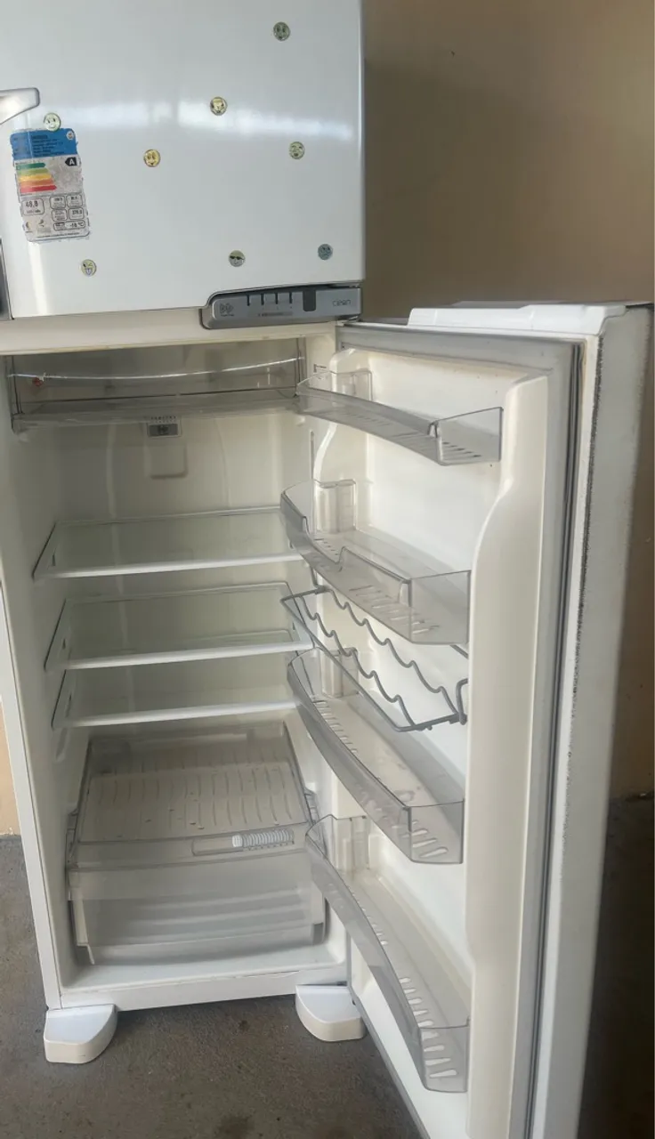 Geladeira Frost Free - Ótimo estado!