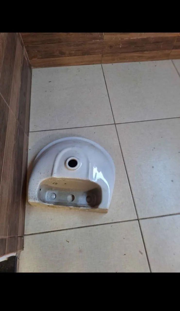 New porcelain sink.64520837179011122