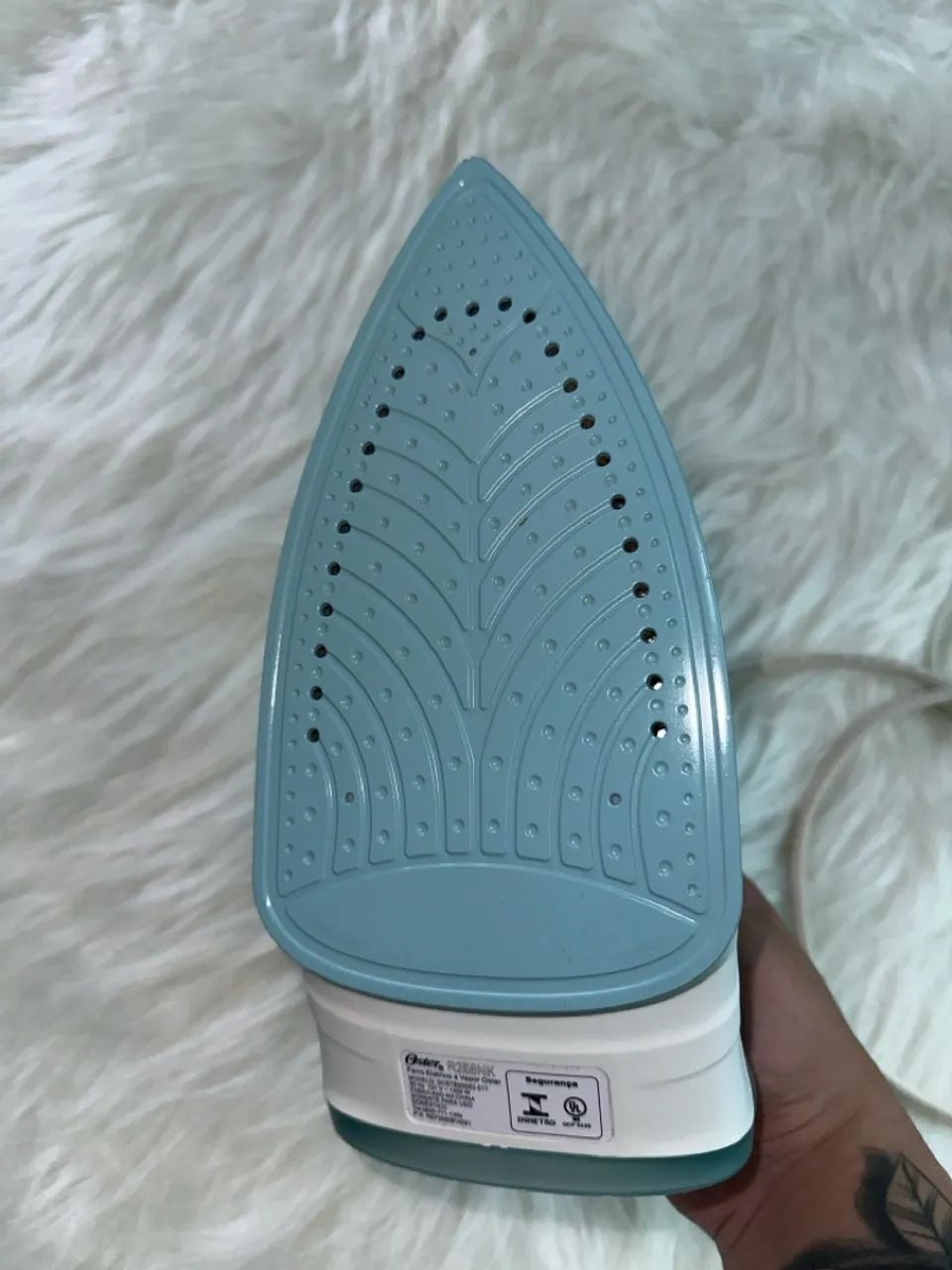 Ferro de Passar Roupa Oster - Semi Novo - Foto 2