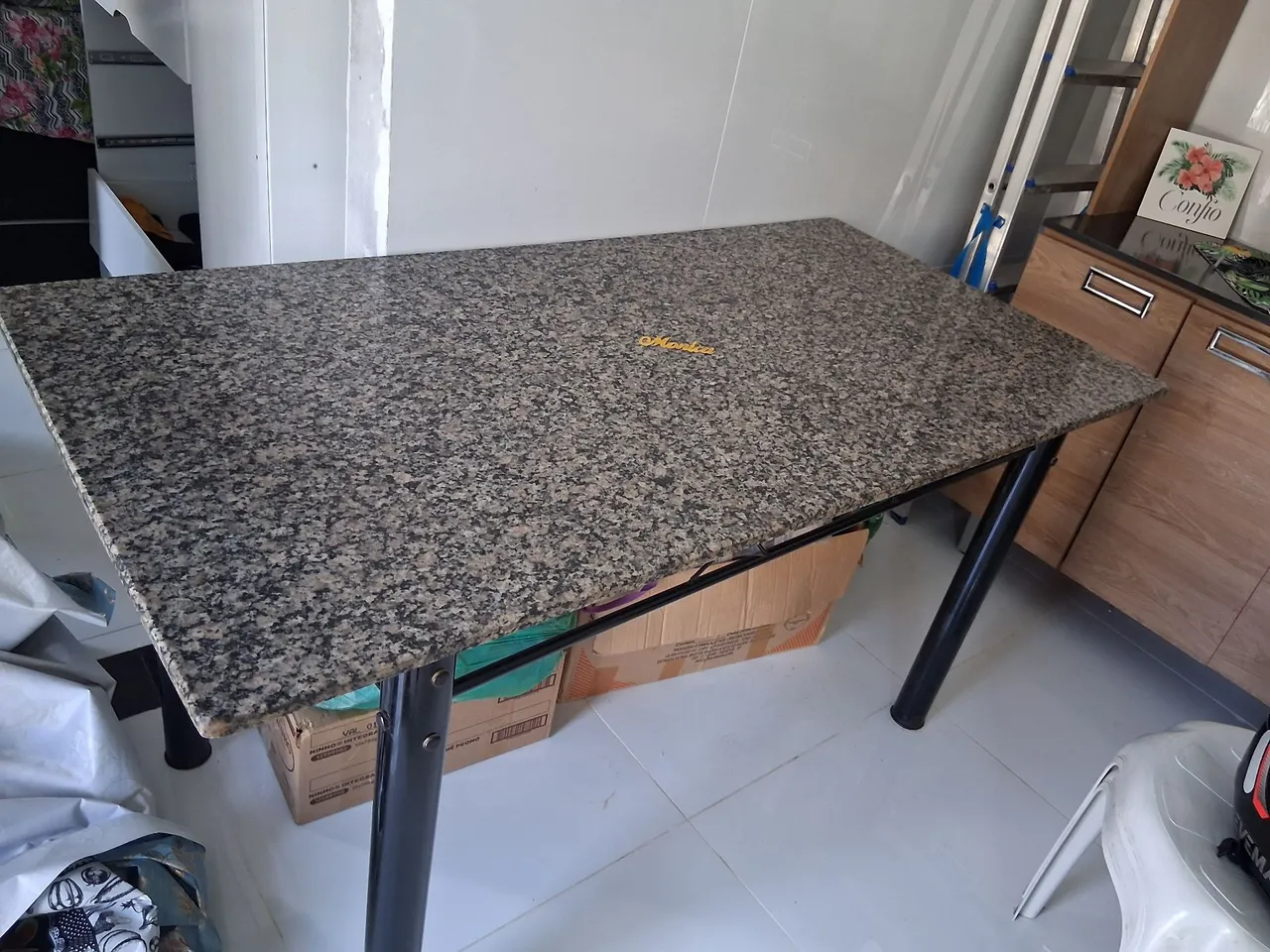 Mesa de mármore .sem as cadeiras
