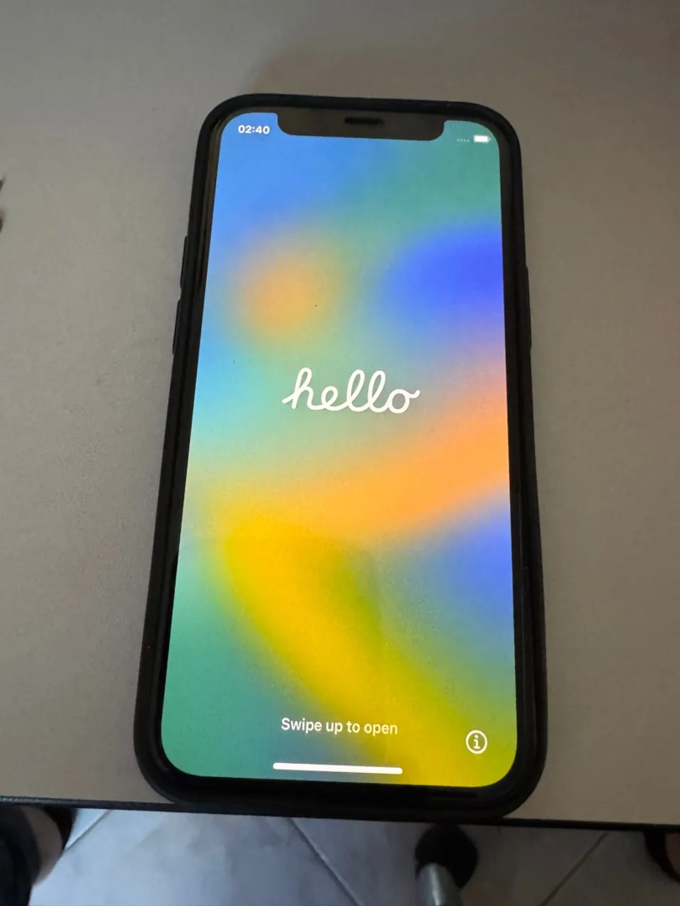 IPHONE 12 Mini com capa e carregador