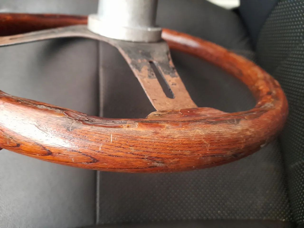 Volante em madeira antigo - Foto 3