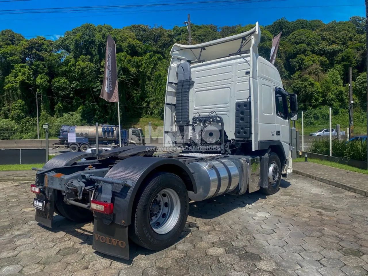 VOLVO FM 370 4x2 - Foto 3