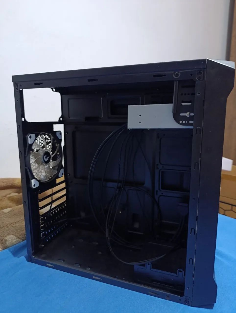 Gabinete tgt combat  - Foto 2
