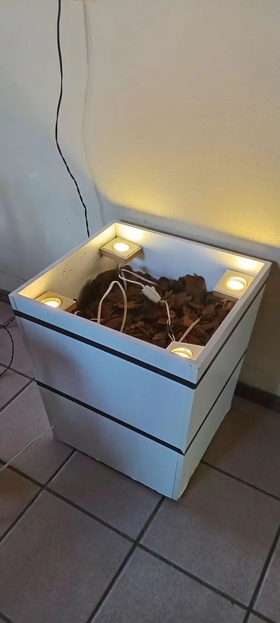 Vaso em MDF com iluminação