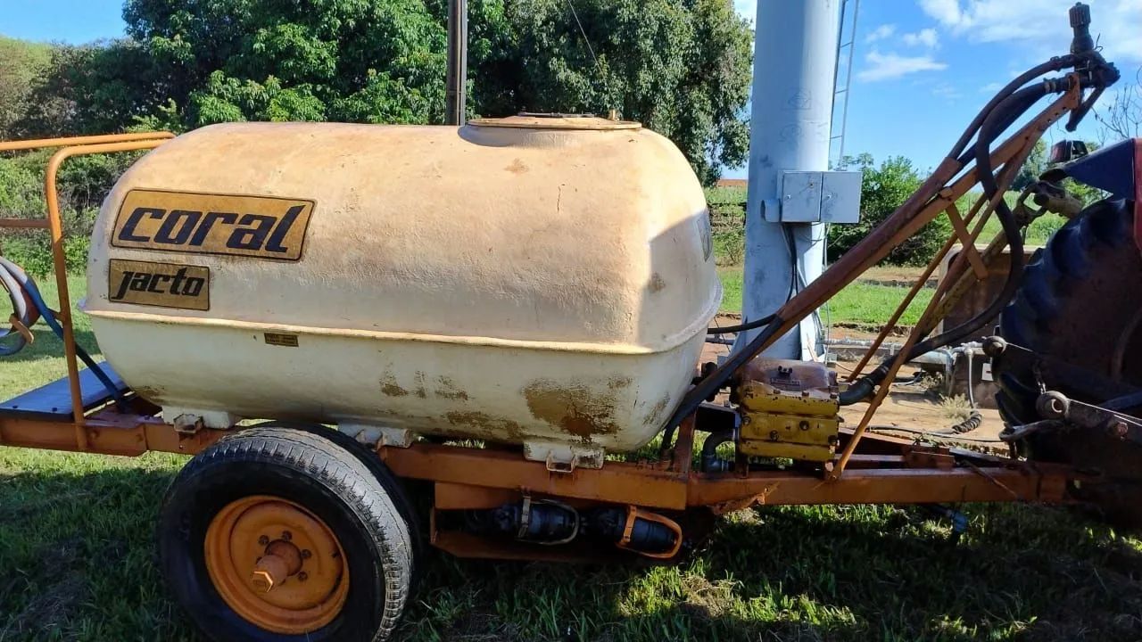 Pulverizador Jacto Coral 2.000 L. - Foto 2