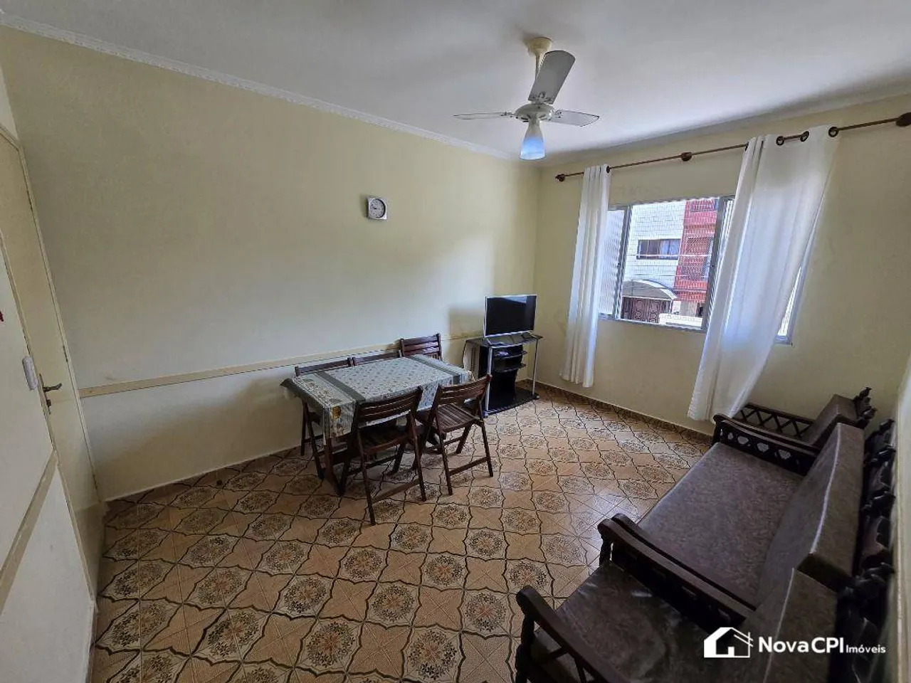 Apartamento para alugar com 2 Quartos na Vila Guilhermina - Praia Grande/SP