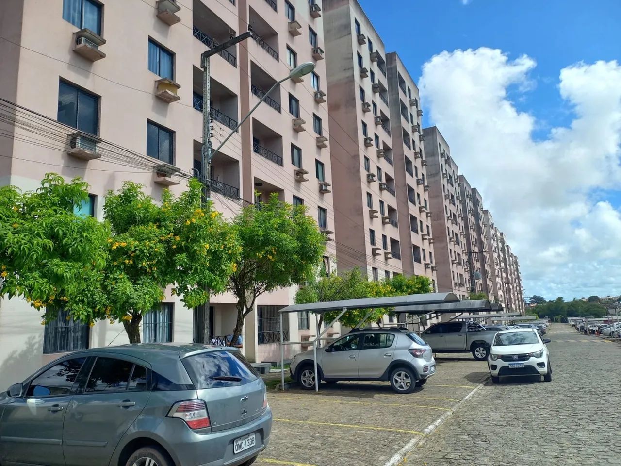 Apartamento 2/4 no cond. Alegro 