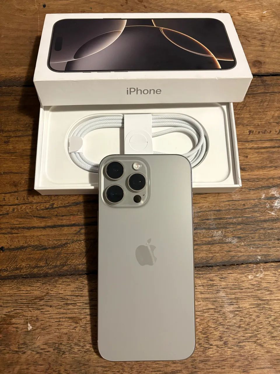 iPhone 16 Pro Max, Natural Titanium, 256GB (bateria 100