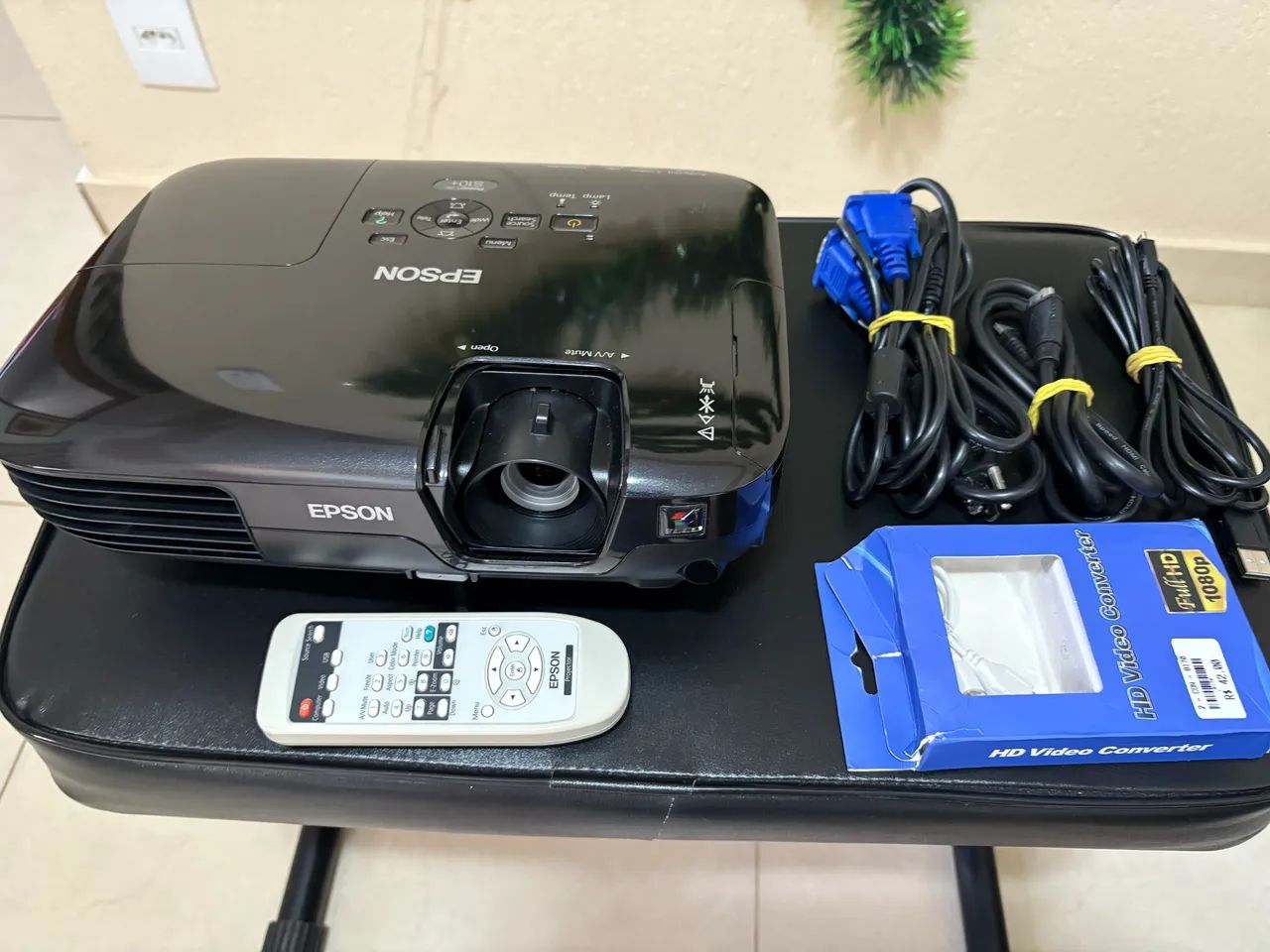 Projetor E Data Show Epson Powerlite S10+ Preto 64396663332995122