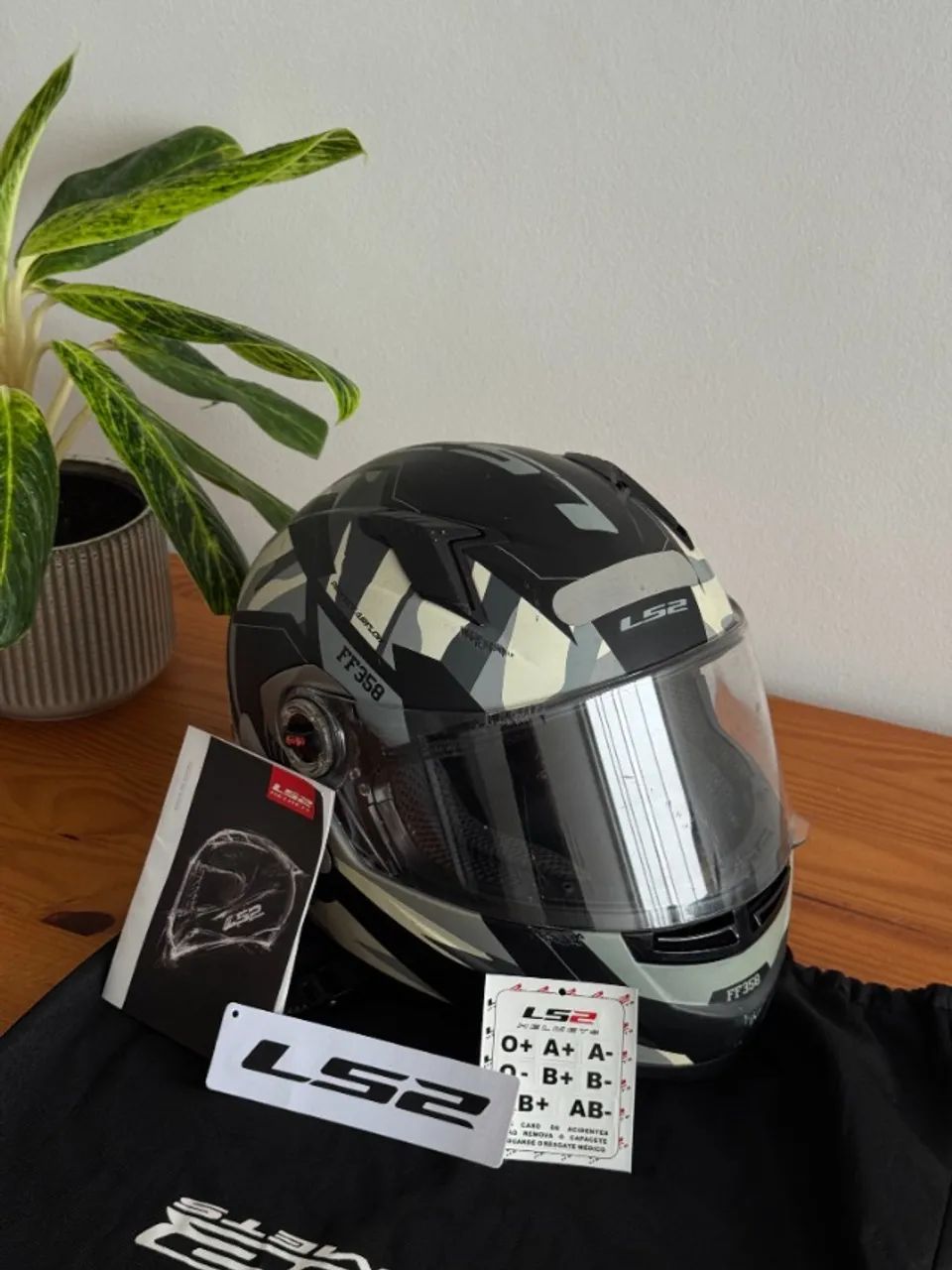 Capacete LS2 FF358 - Preto e Cinza Fosco - Foto 3