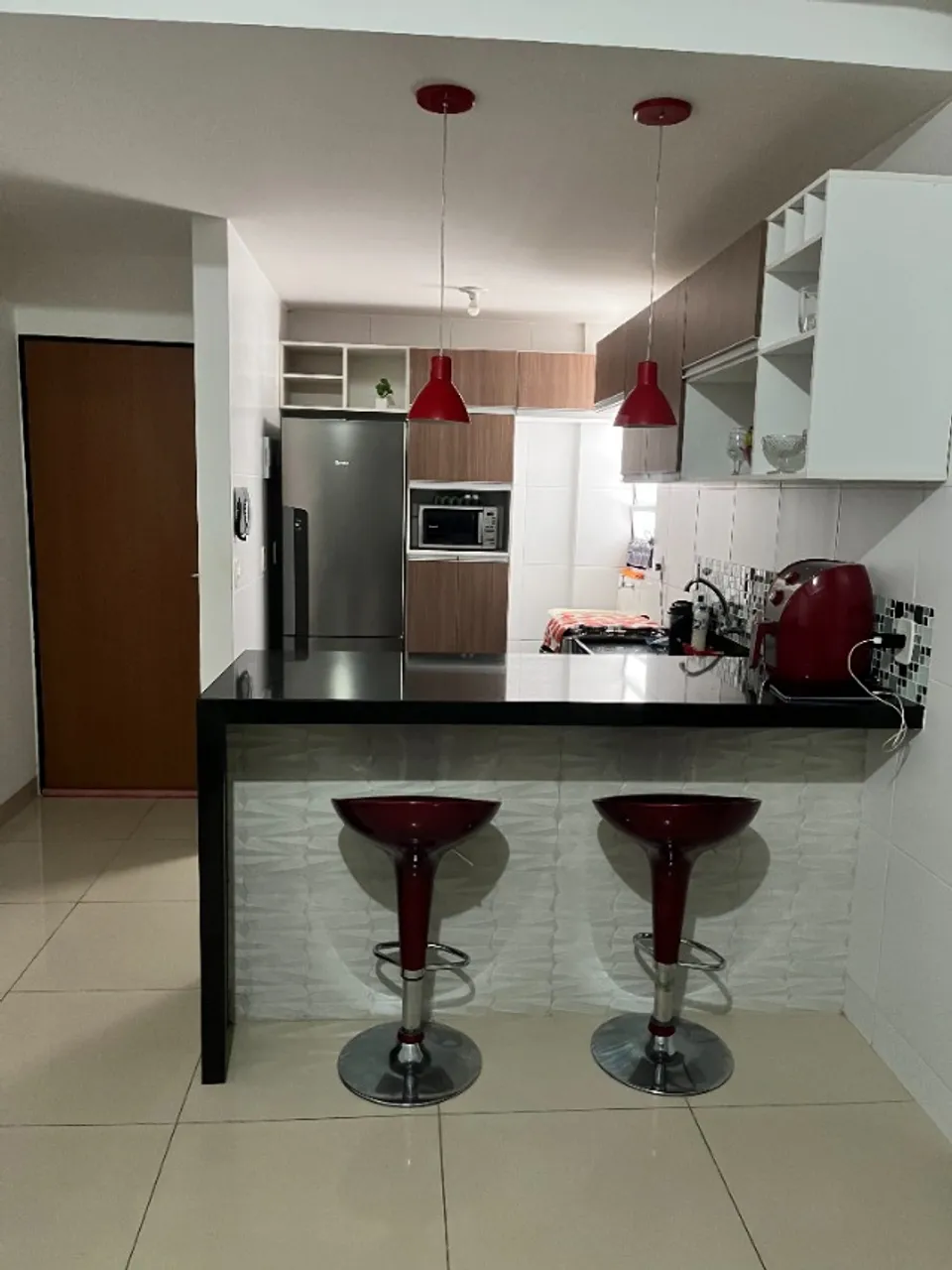 Lindo Apartamento Mobiliado - Av. Kennedy / Leste - Aluguel